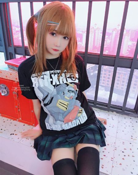 日韩裸模大尺度棚拍写真_BD在线观看高清